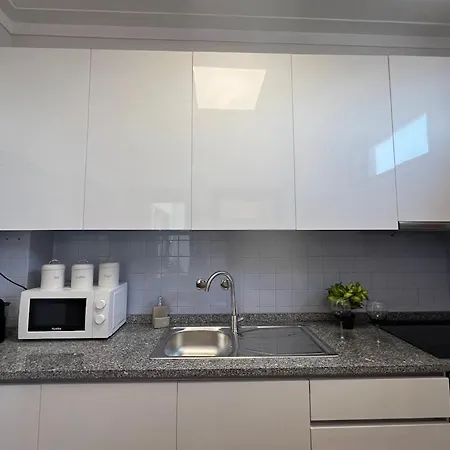 Happy Mountain First Porto