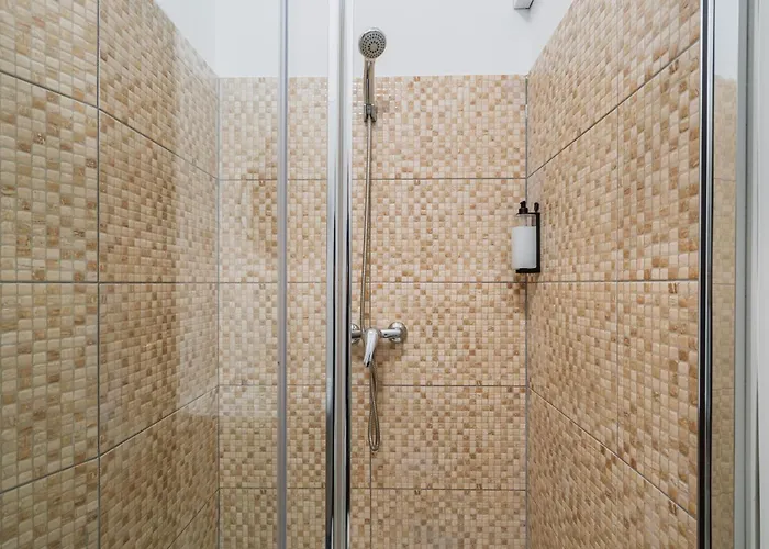 Happy Mountain First * Oporto