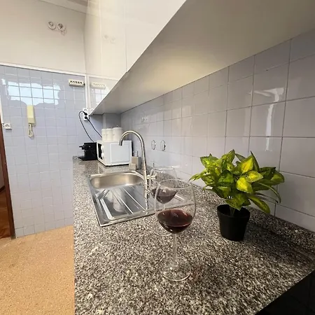 Happy Mountain First Oporto