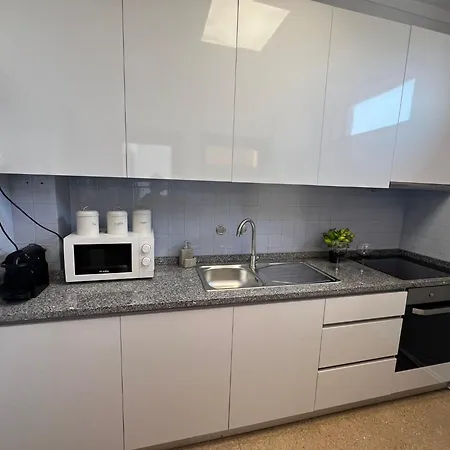 Happy Mountain First Apartment Porto