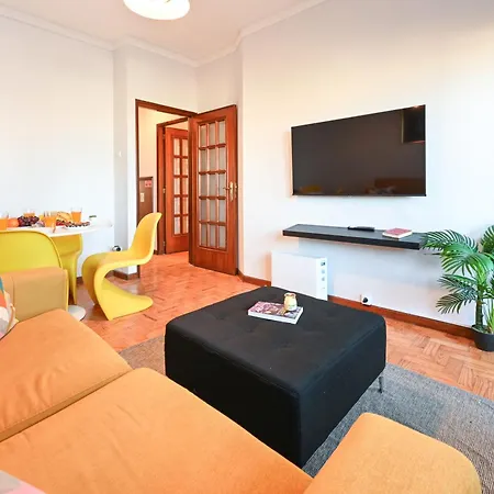 Happy Mountain First 公寓 *