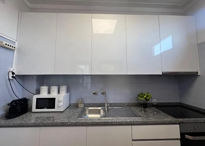 Happy Mountain First Porto