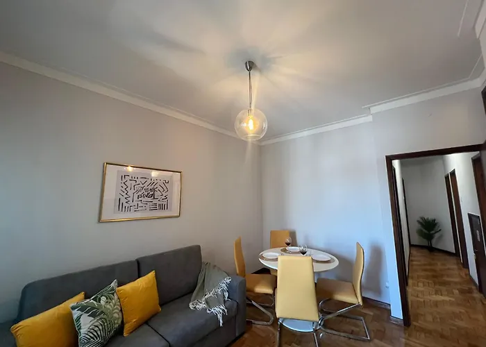 Happy Mountain First * Porto