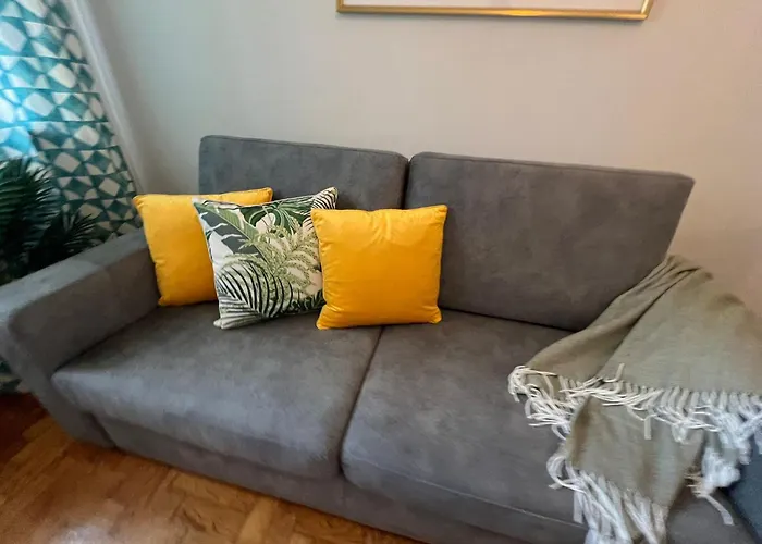 Happy Mountain First * Porto