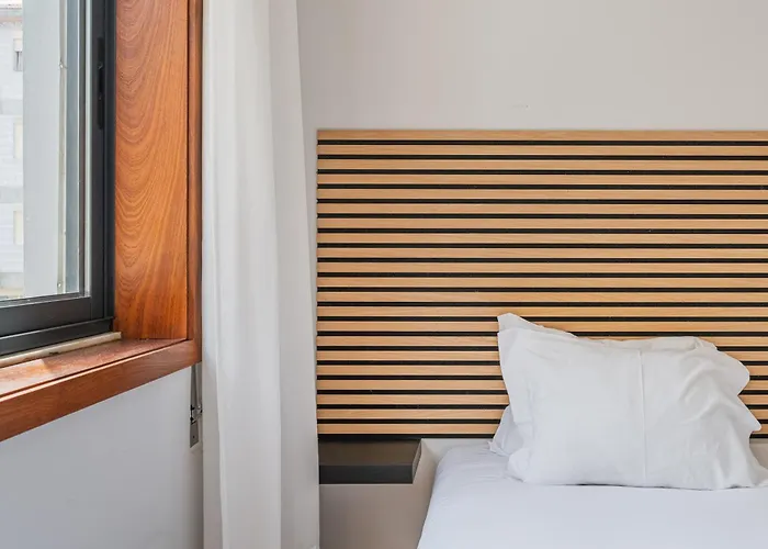 Happy Mountain First * Porto