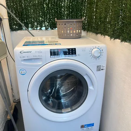 Happy Mountain First アパート