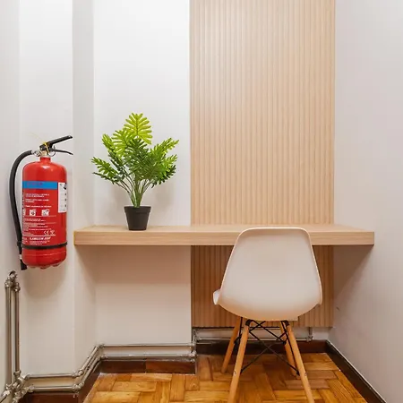 Happy Mountain First アパート