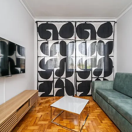 Happy Mountain First アパート *